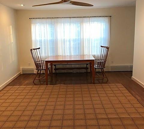 2nd image of 4 Huguenot St APT 4