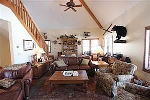 5th image of 8415 Canterbury Dr #8415