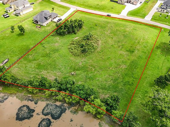 4th image of 950 Lakeland Cir