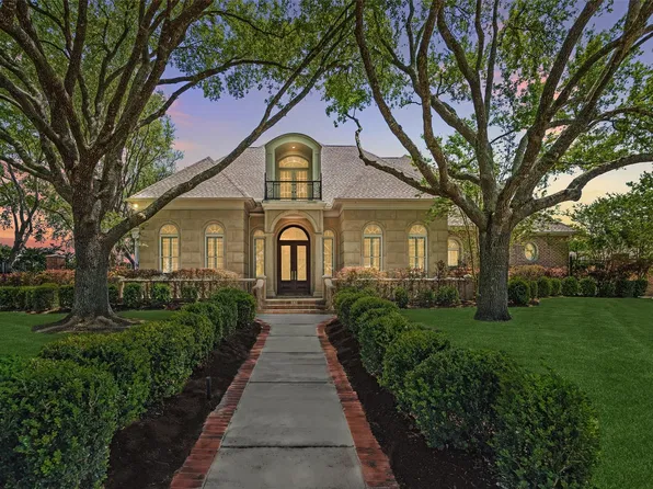 38 Scotsmoor Ct, Sugar Land, TX 77479