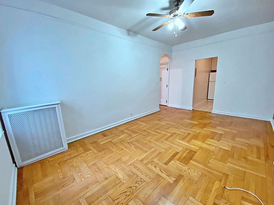 2nd image of 41 W 64th St APT 4A