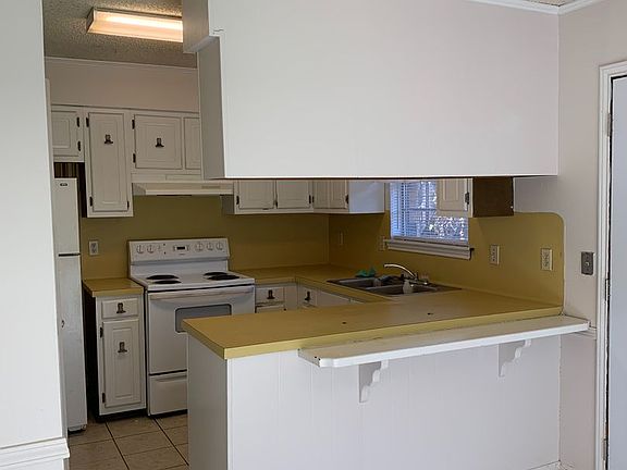 4th image of 1625 Southland Ct