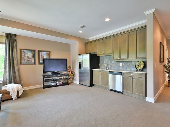 terrace level kitchenette
