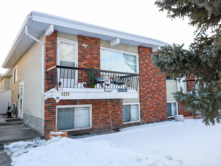 6119 Bowness Rd NW — Photo 16