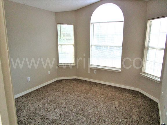 2nd image of 2426 Camden Dr