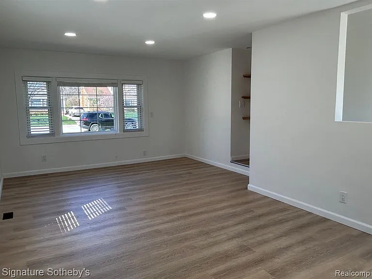 2194 Dorchester Rd — Photo 6