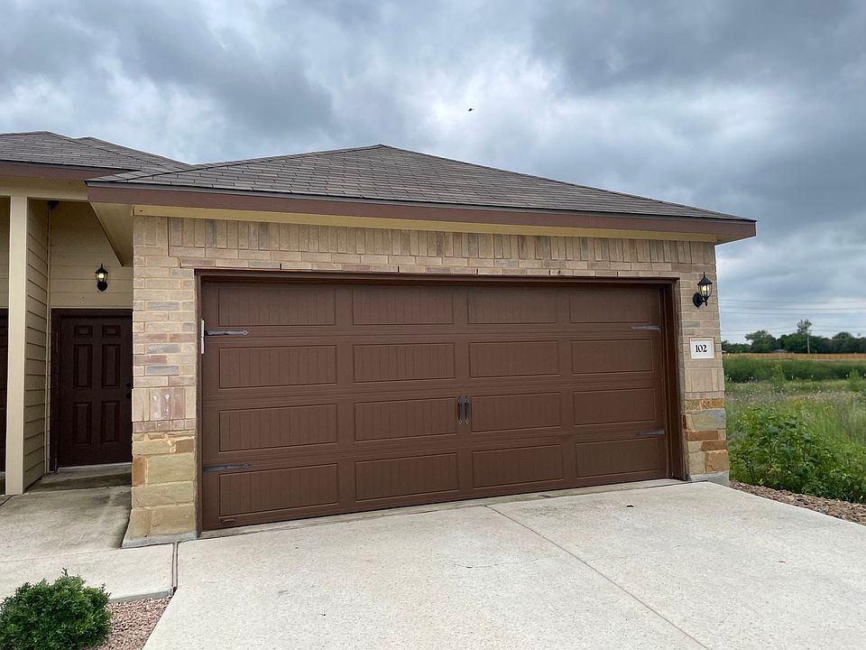 1st image of 102-104 Stacy Ln