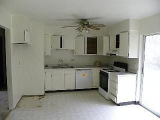 5th image of 5019 Kilarney Way