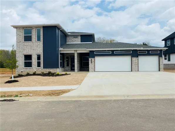 2629 Fairway Cir, Pea Ridge, AR 72751