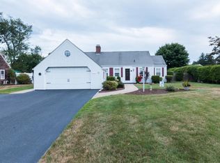 42 Weetamoe Dr, Warwick, RI 02888