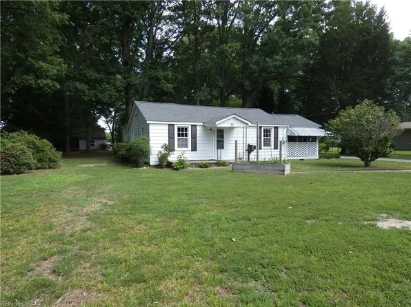 32 Robinson Dr, Newport News, VA 23601