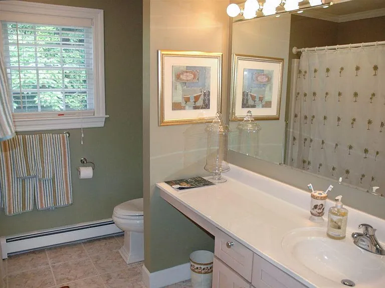 Bathroom Upstairs