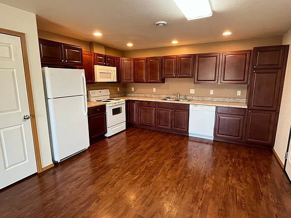 3rd image of 509 Sixteen Avenue Cir NE #1