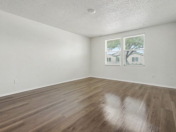 4th image of 3014 Deer Ridge Dr