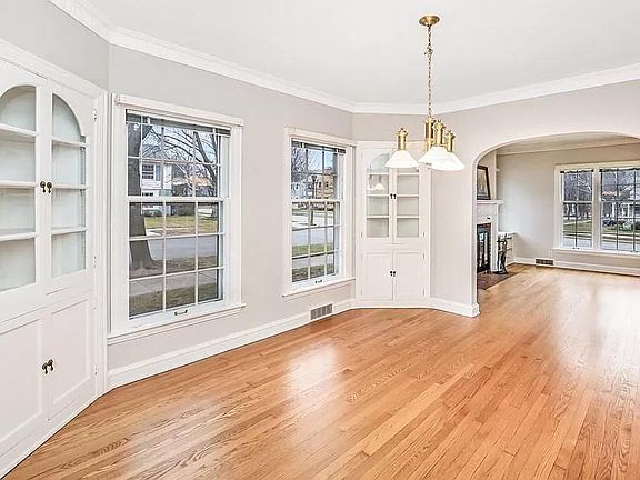 3rd image of 1101 E Kensington Blvd