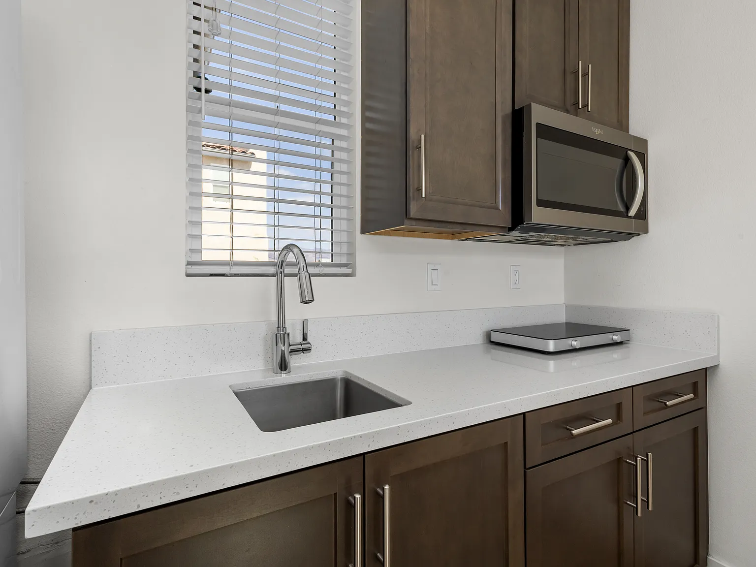 1 bed, 550 sqft, $1,900 — Photo 4