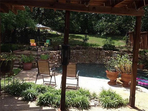 3rd image of 810 Kingwood Ct