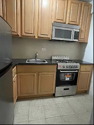 Rented by Cayenne Realty Group | media 9