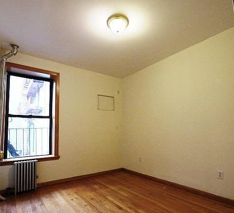 2nd image of 108 Mulberry St APT 27