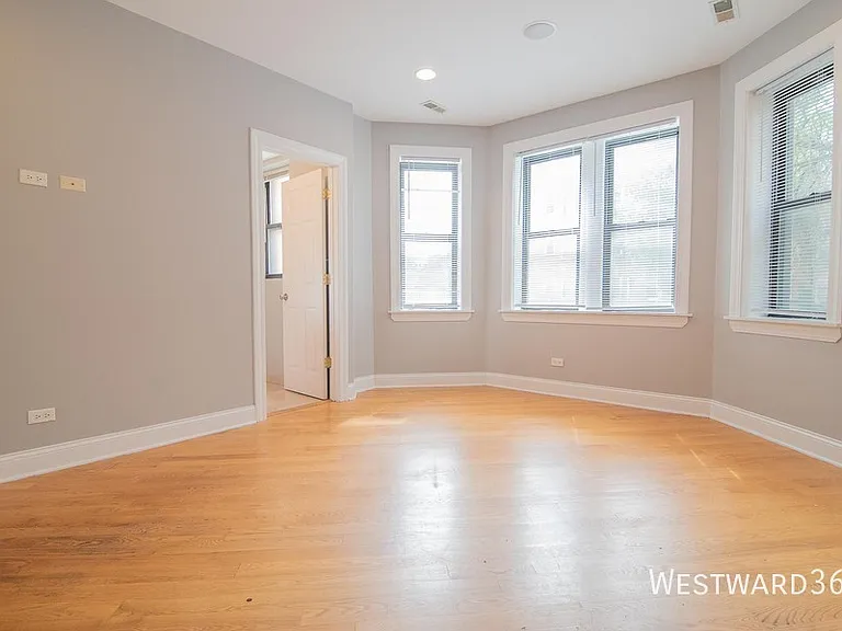 2036 W Arthur Ave #2E — Photo 5