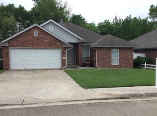 312 W 10th St, Edmond, OK 73003