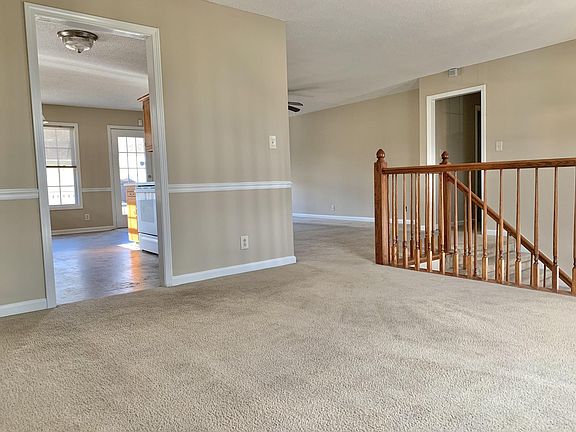 4th image of 1480 McKinley Ct