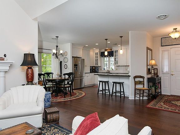5th image of 1 Ballantyne Drive #1