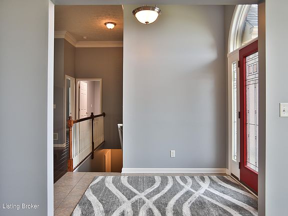 4th image of 205 Crimson Creek Dr