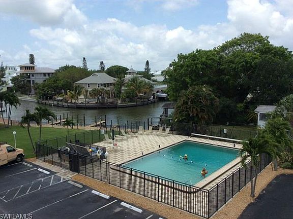 2nd image of 1511 Estero Blvd APT 307