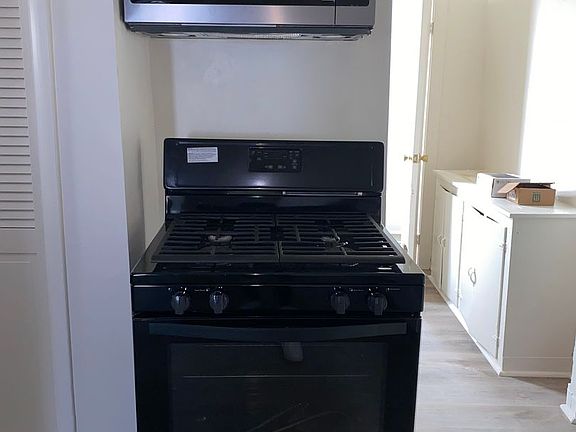 5th image of 237 Ella St Floor 2