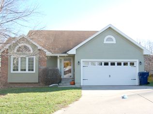 6900 Brookview Dr, Urbandale, IA 50322