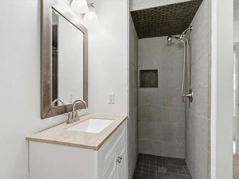 209 Tokay Ave — Photo 17