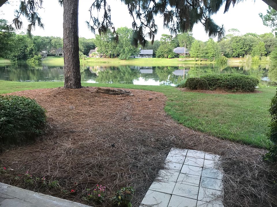 1st image of 305 Southlake Ct