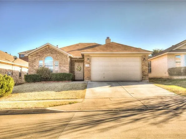 9953 Peregrine Trl, Fort Worth, TX 76108
