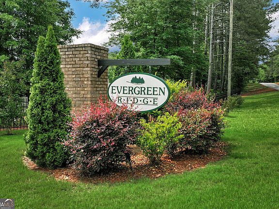 3rd image of 16 Evergreen Ridge Ct