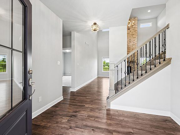 4th image of 3202 Forestside Ln