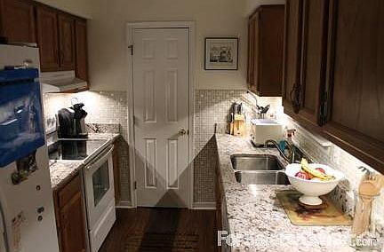 4th image of 13 Swannee Ct