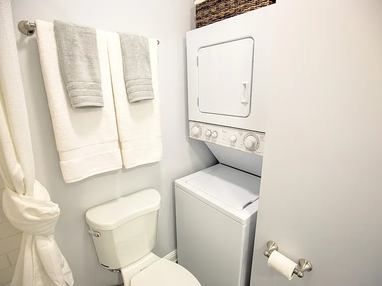 652 N Marengo Ave #102 — Photo 30
