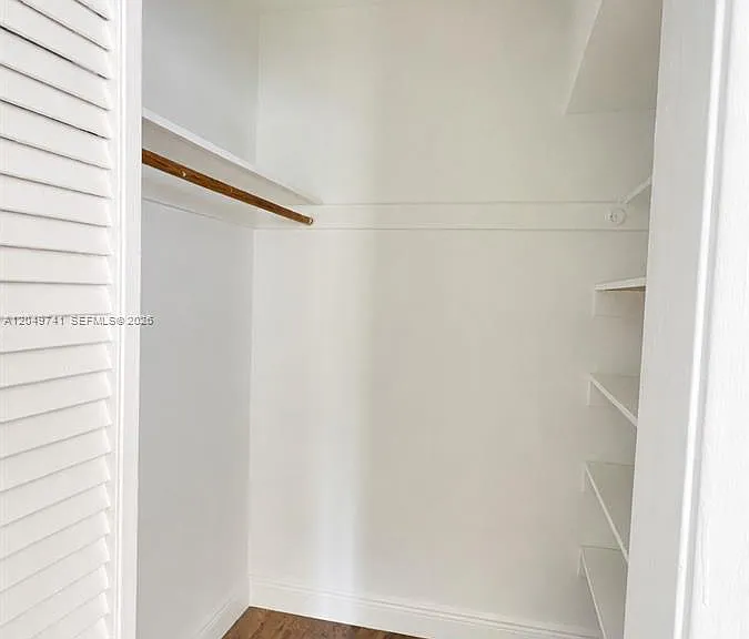 5040 NE 14th Ter #0 — Photo 11