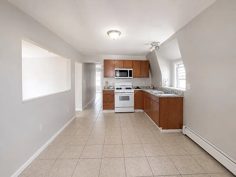 45 Carleton St #2 — Photo 1