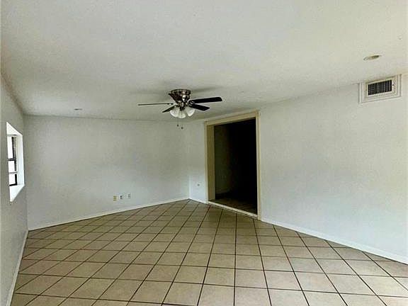 4th image of 2621 Eagle Ave