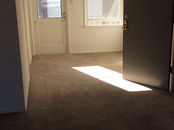3rd image of 1417 Ocean Park Blvd