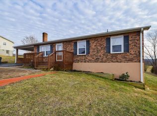 711 Mountain Pass Rd, Blue Ridge, VA 24064