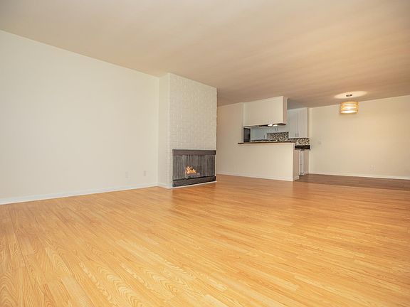 3rd image of 11275 Westminister Ave #208
