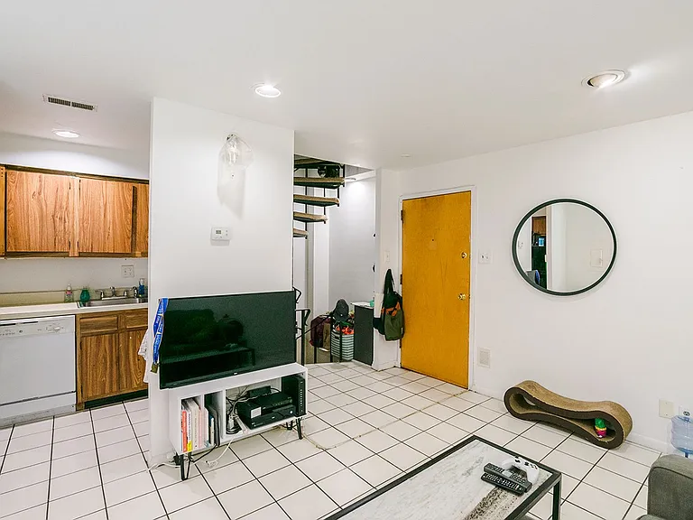 1137 Pine St #102 — Photo 13