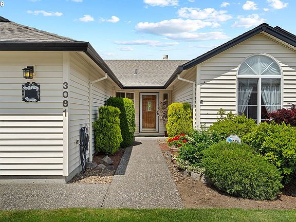 4th image of 3081 SW 31st St