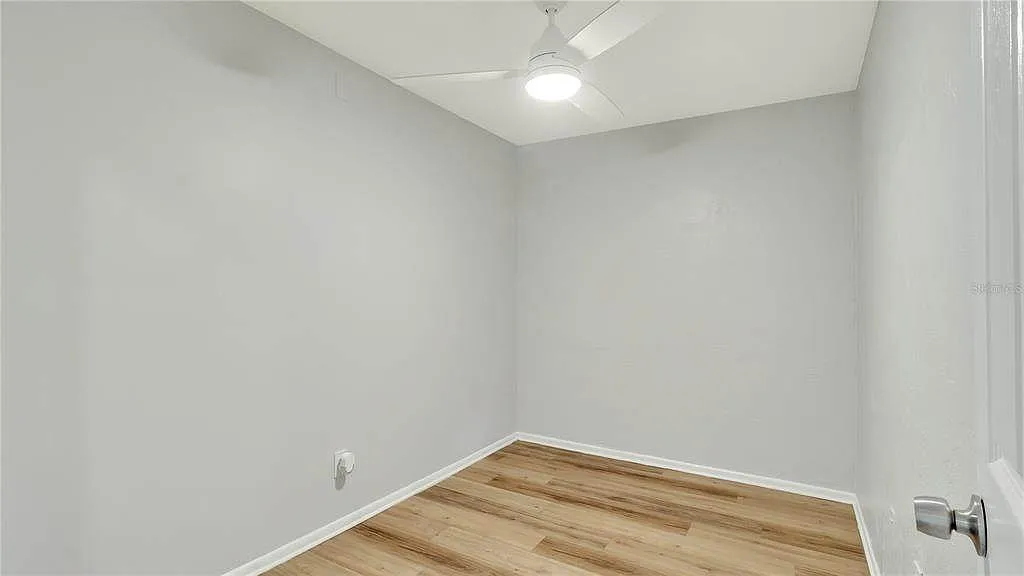3 bed, 1000 sqft, $2,050 — Photo 2