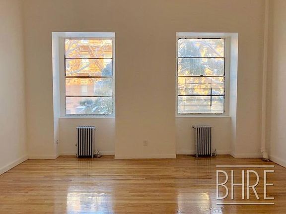 2nd image of 138 Amity St APT 2A