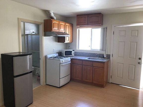 3rd image of 10792 Blackley St