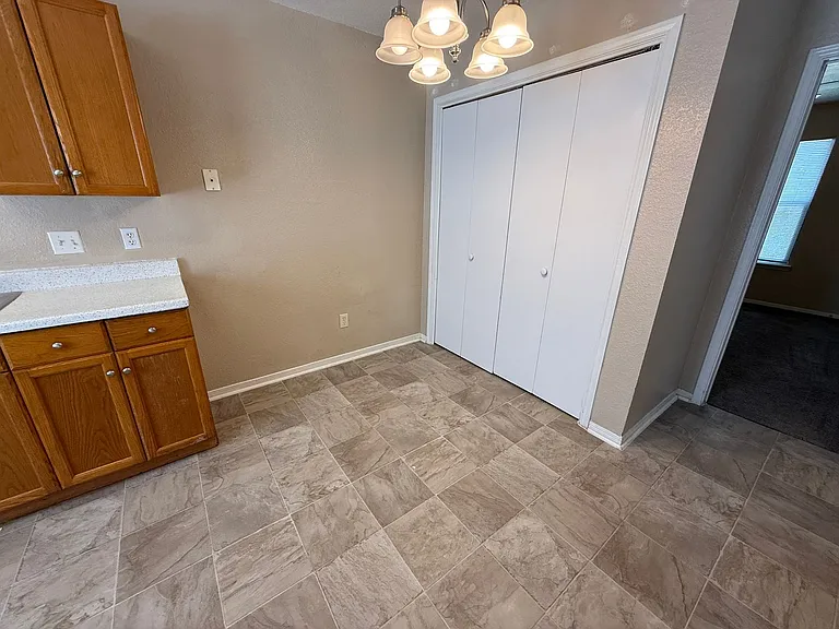 1708 Benttree Dr — Photo 7